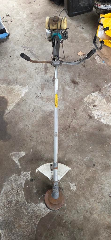 Kawasaki bosmaaier, Ophalen, Gebruikt, Benzine