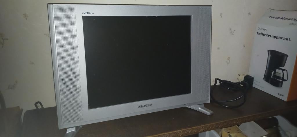 Samsung LE15E31S LCD TV  € 20,00