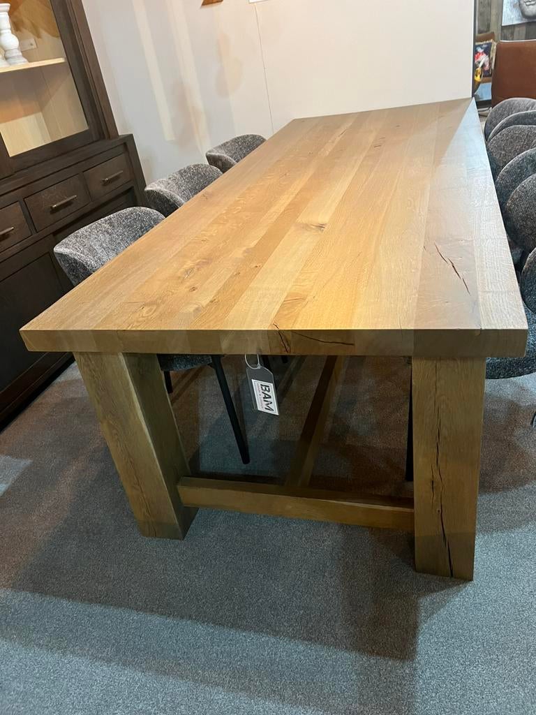 Eettafel eiken rustiek showroommodel, Huis en Inrichting, Tafels | Eettafels, Ophalen, 100 tot 150 cm, Eikenhout, 200 cm of meer