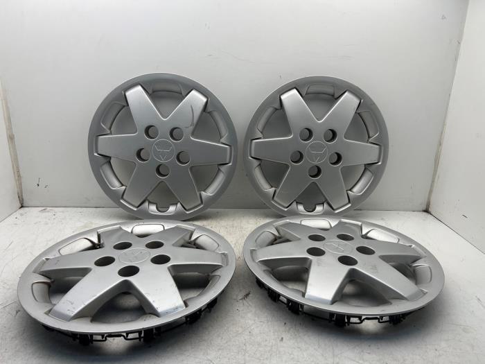 Wieldop set van een Mitsubishi Space Runner, Auto-onderdelen, Banden en Velgen, Personenwagen, Gebruikt, 3 maanden garantie, Ophalen of Verzenden