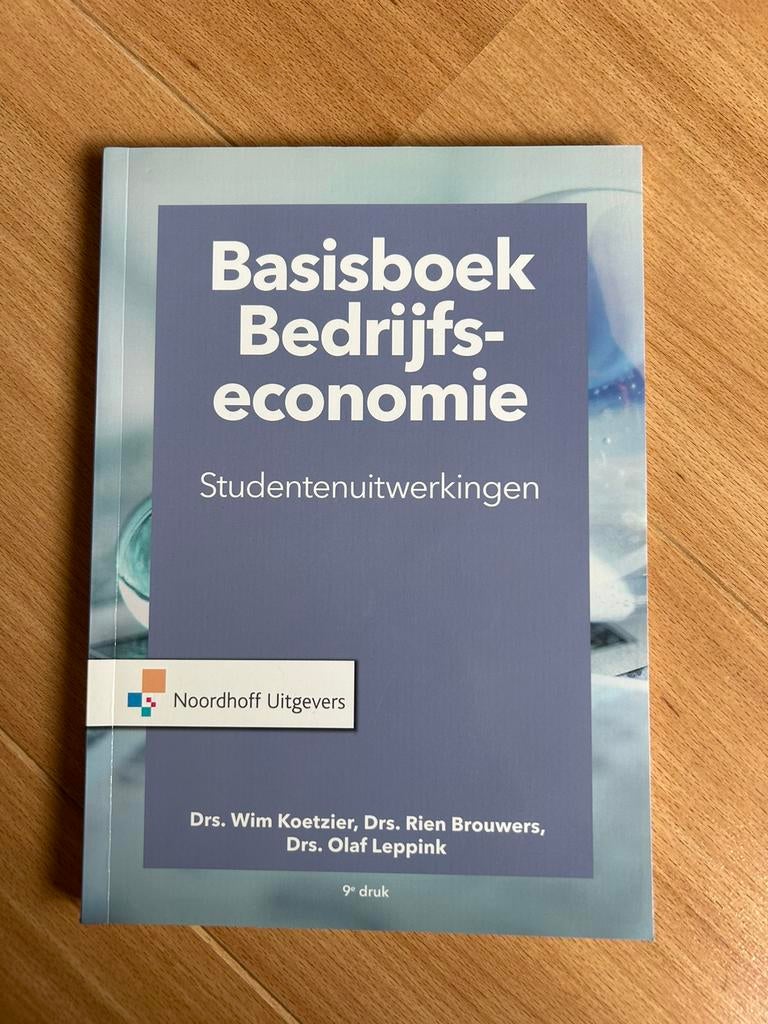 Basisboek bedrijfseconomie-studentenuitwerkingen, Boeken, Economie, Management en Marketing, Zo goed als nieuw, Management, Ophalen of Verzenden
