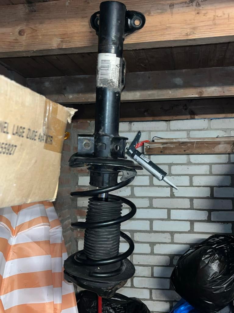 Orginele Mercedes C Klasse W204 Schokdemper + vering, Ophalen of Verzenden, Gebruikt, Mercedes-Benz