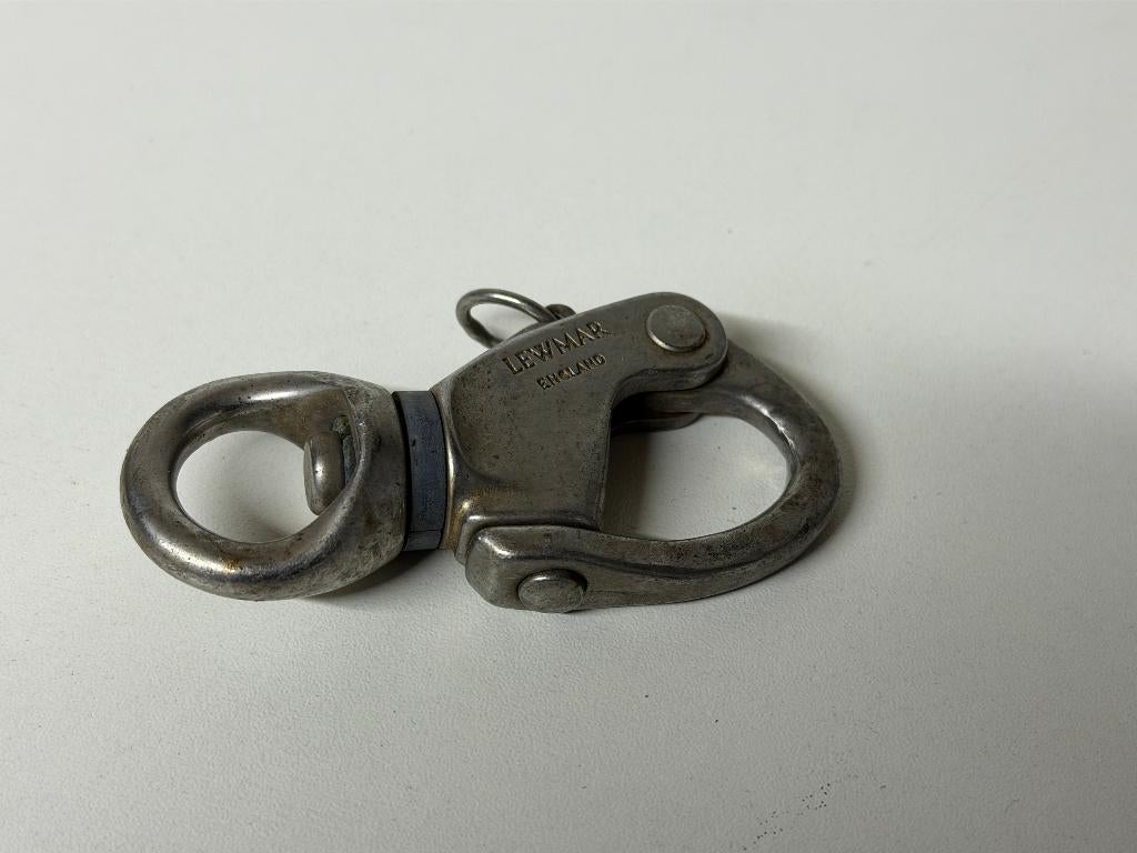 Lewmar rvs sluiting met draaibaar oog 90mm, Ophalen of Verzenden, Gebruikt, Lijn of Blok