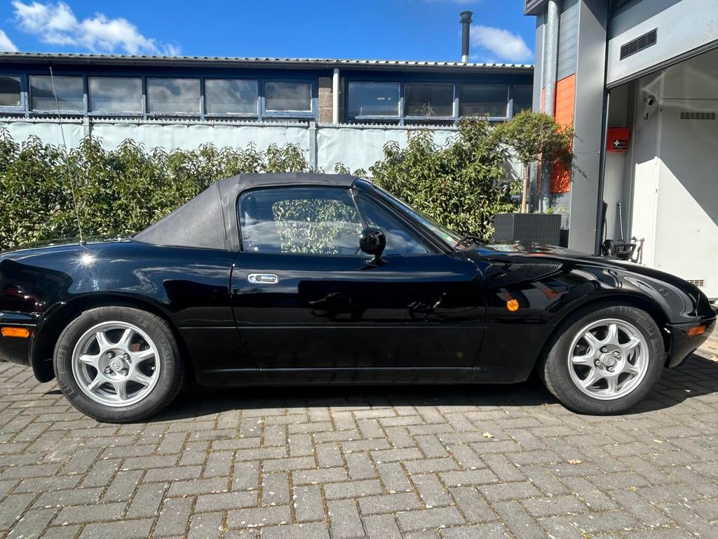 Mazda mx5 60 000 km topstaat!, Auto's, Cabriolet, Zwart, 1000 kg, 89 pk