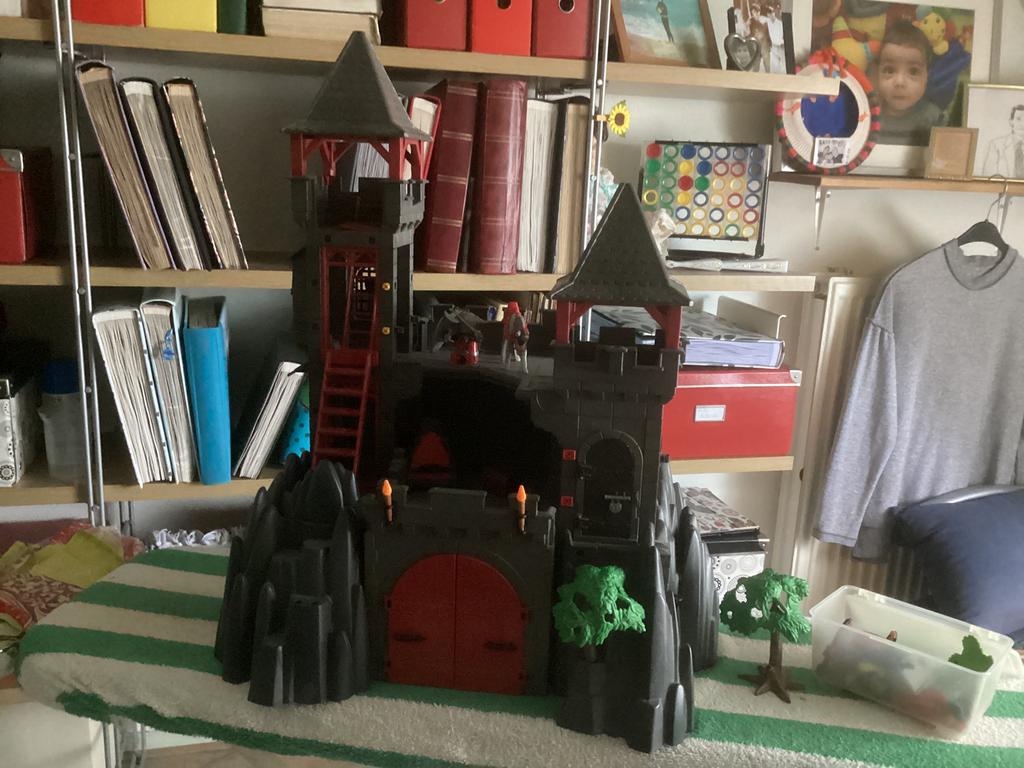 Complete kasteel, Ophalen, Zo goed als nieuw