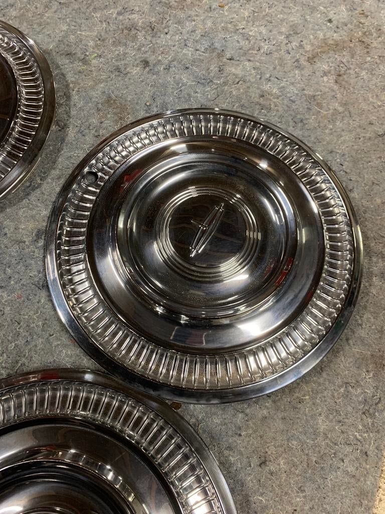 Set wieldoppen hubcaps 1963 Oldsmobile Starfire 14”., Ophalen of Verzenden, Gebruikt, Oldsmobile