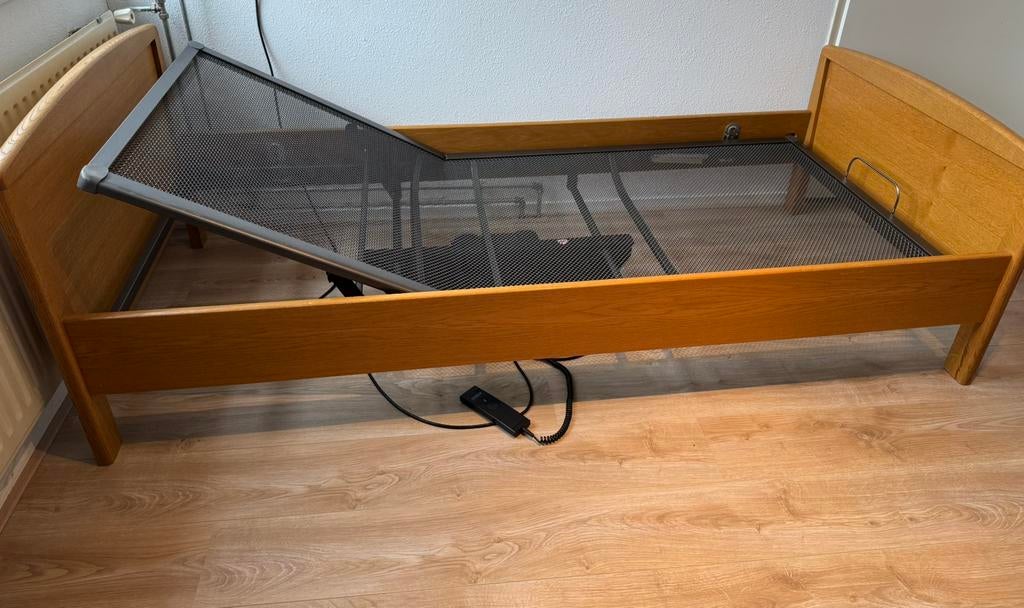 Elektrisch verstelbaar bed met spiraalbodem, Verstelbaar, 90 cm, Eenpersoons, Ophalen of Verzenden