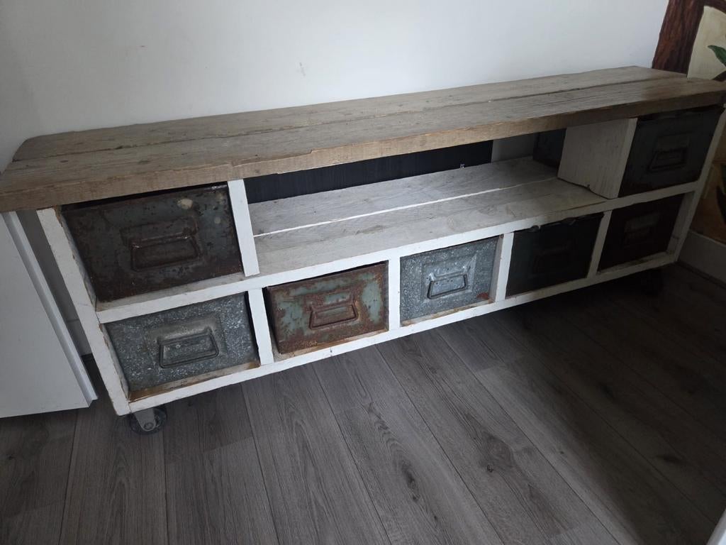 Industrieel TV meubel/lage kast met Philips bakken, Overige houtsoorten, Gebruikt, 150 tot 200 cm, Ophalen of Verzenden