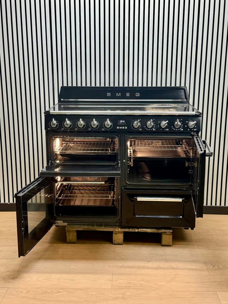 Luxe SMEG INDUCTIE Fornuis zwart hoogglans 110 cm, Fornello Esperta, Ophalen of Verzenden, Zo goed als nieuw, Energieklasse A of zuiniger