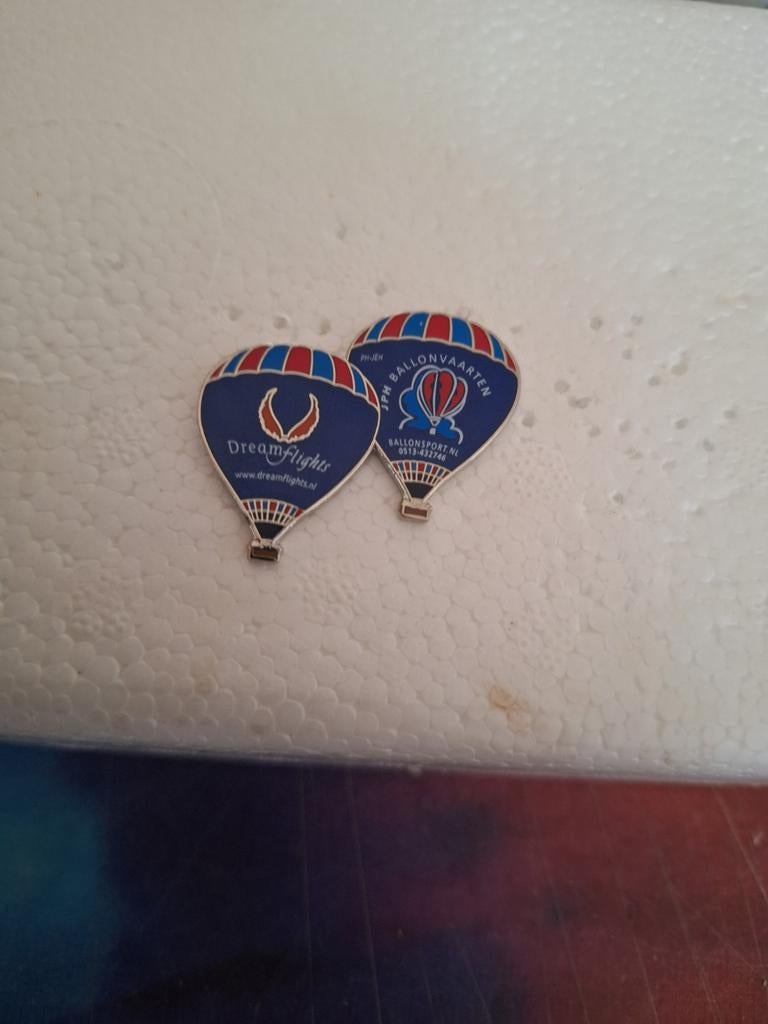Twee Ballonvaart Speldjes, Ophalen of Verzenden, Zo goed als nieuw, Overige onderwerpen, Speldje of Pin