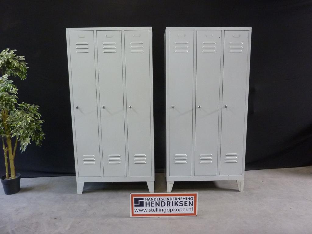 Stalen locker / 3-deurs kledinglocker / Vintage kledingkast, Handelsonderneming Hendriksen, Vintage, Ophalen of Verzenden, Info@stellingopkoper.nl