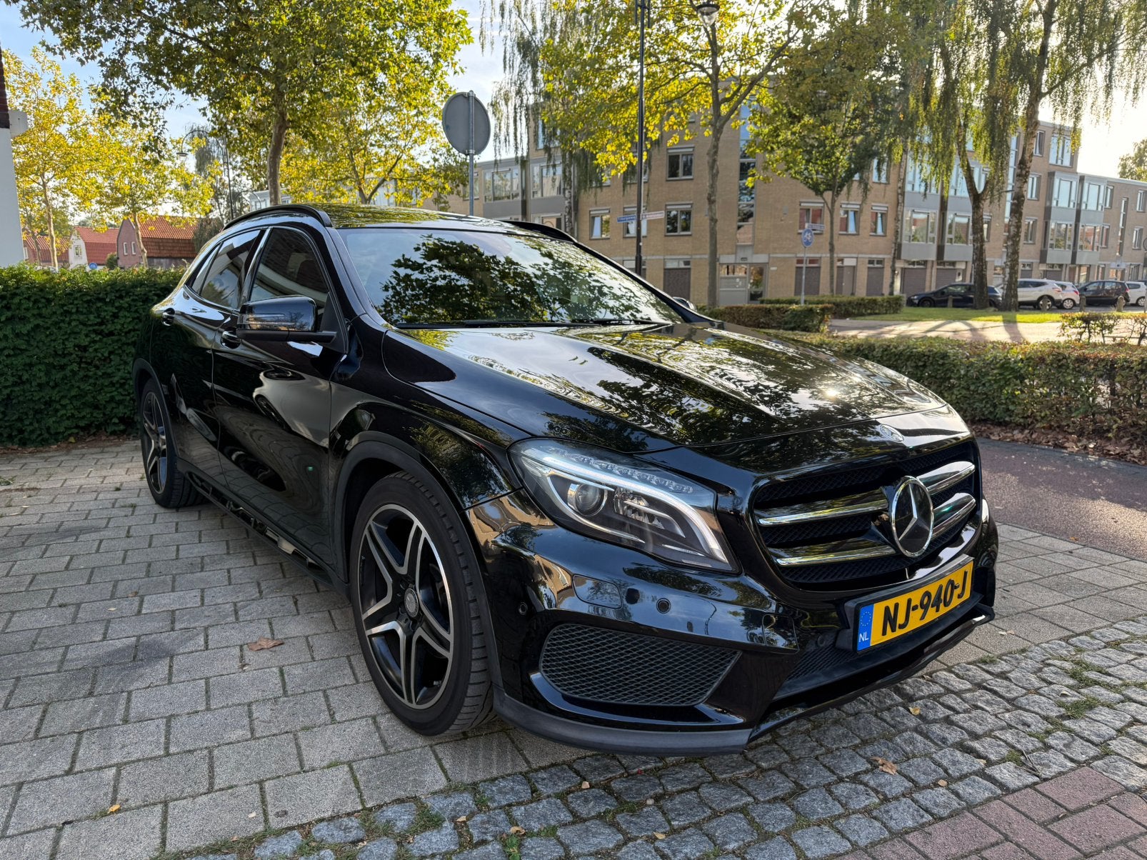Mercedes-Benz GLA 250 AMG Edition1 Pano Leder 19”, Auto's, 4 cilinders, Zwart, Leder, 75 €/maand