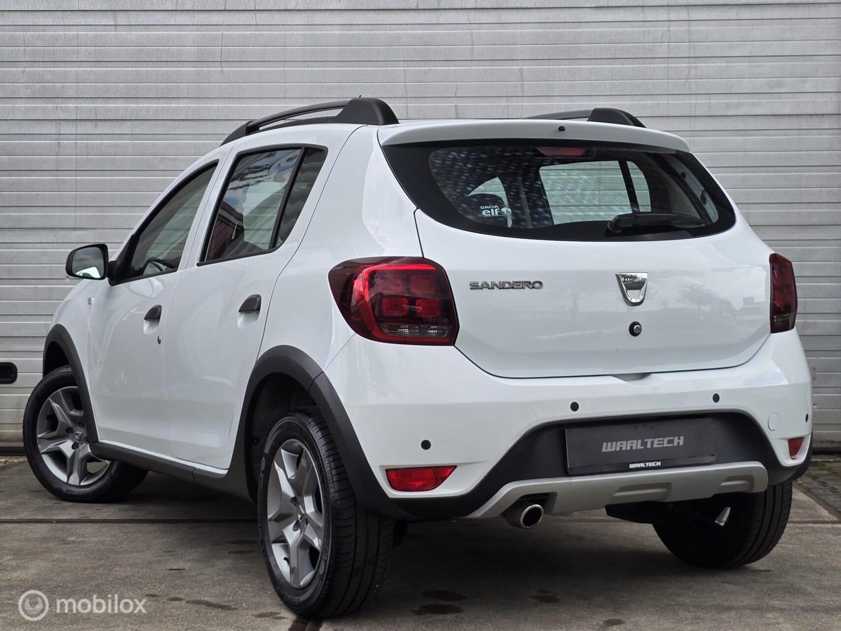Dacia Sandero 0.9 TCe Tech Road Pdc Cruise Navigatie, Auto's, Voorwielaandrijving, 898 cc, Euro 6, Wit