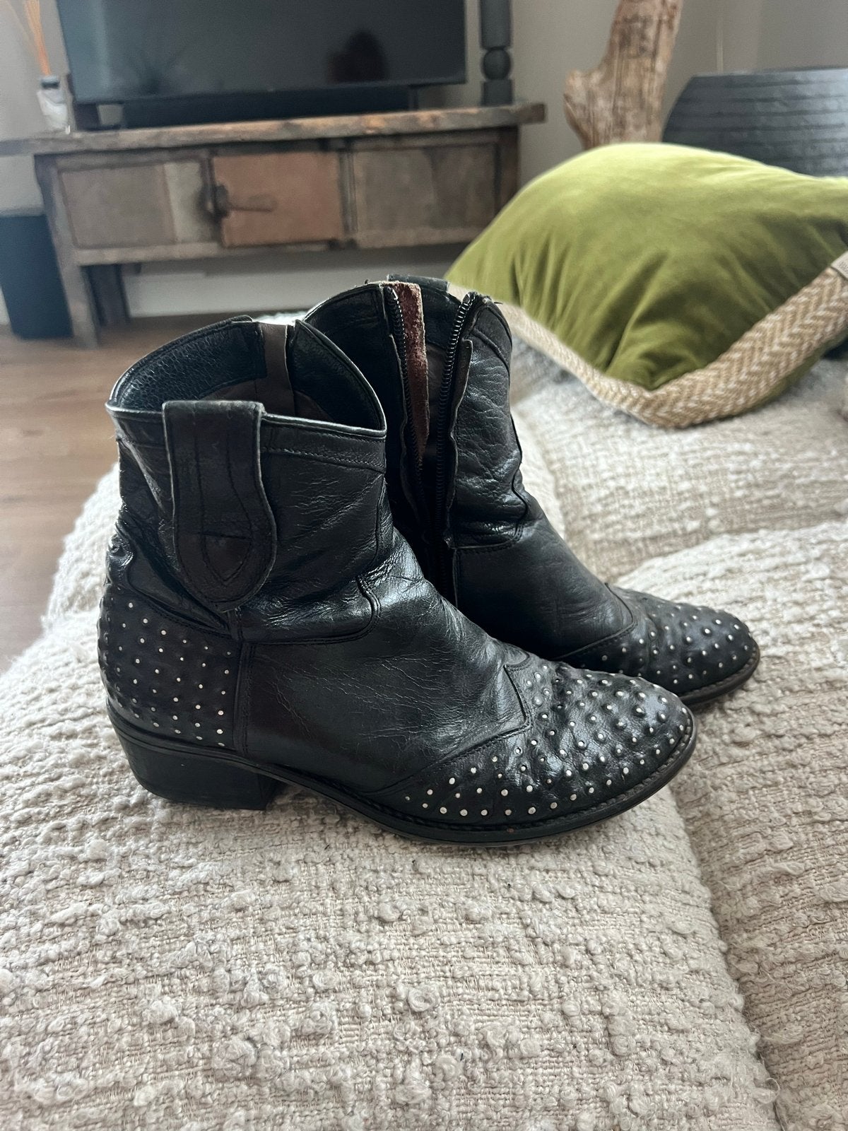 Janet & janet leren enkellaarzen met studs, Ophalen of Verzenden, Gedragen, Zwart, Lage of Enkellaarzen