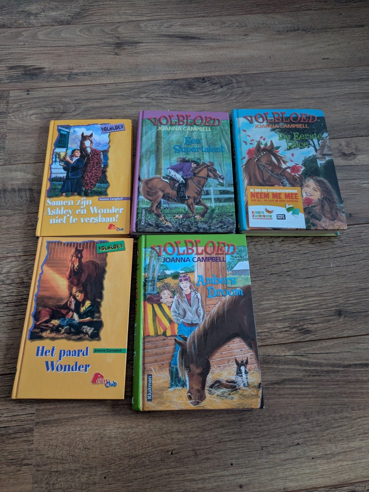 5 boeken van de serie Volbloed, Ophalen of Verzenden, Zo goed als nieuw