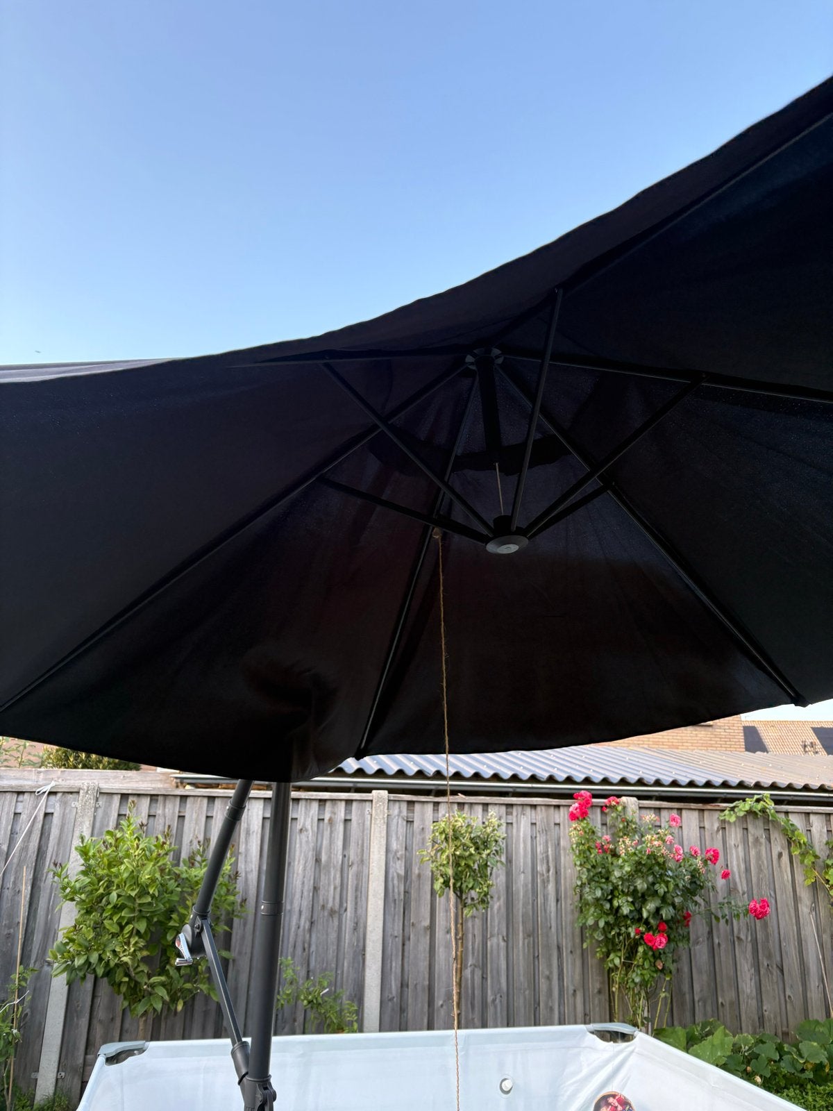 Zo goed als nieuwe parasol, slechts kort gebruikt, Ophalen of Verzenden, Zo goed als nieuw, Zweefparasol