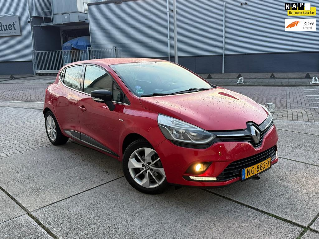 Renault Clio 0.9 TCe Limited NAVI 5 DR NEW APK 2017, Auto's, Renault, Voorwielaandrijving, 898 cc, Gebruikt, 49 €/maand