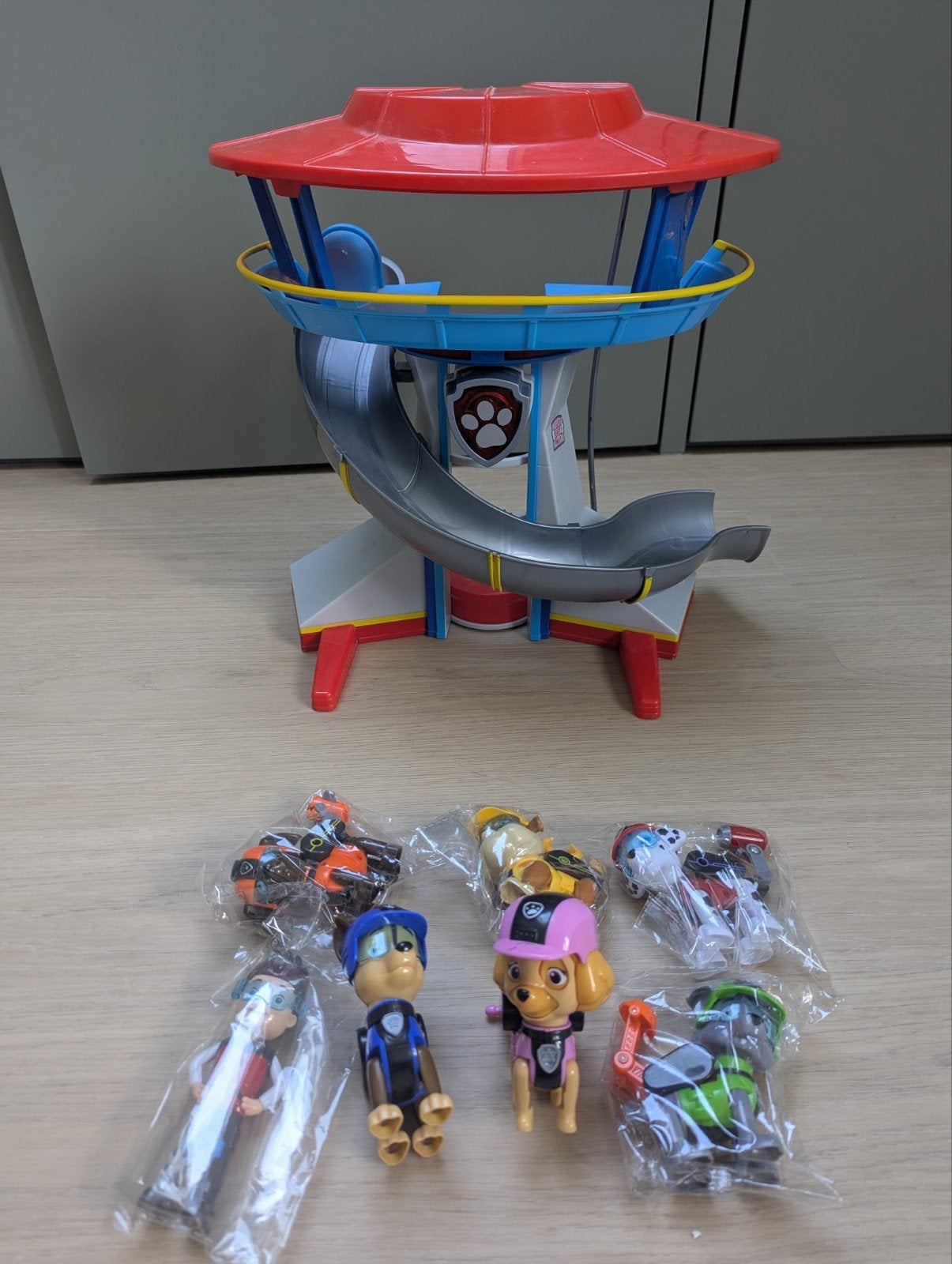 Paw Patrol Uitkijktoren met Pups en Ryder Figuren, Ophalen of Verzenden, Zo goed als nieuw, Jongen of Meisje