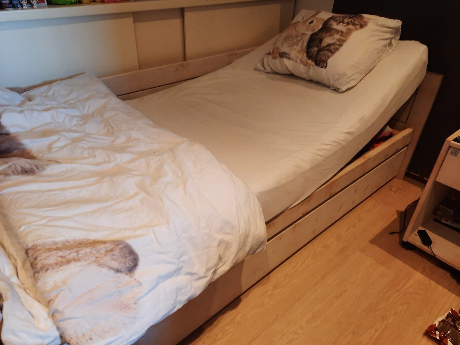 Eenpersoonsbed met uitschuifbare lade. Merk Lifetime., Ophalen, 90 cm, Wit, 200 cm