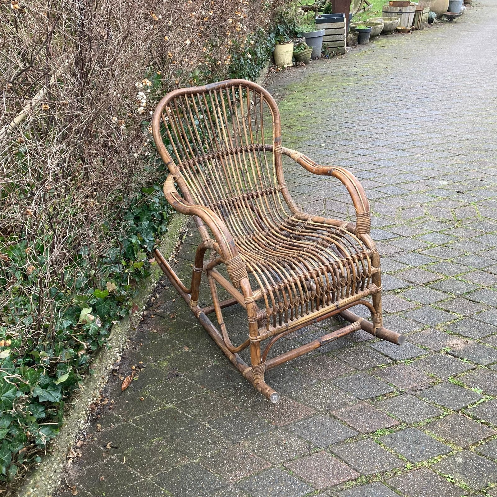 Vintage rotan schommelstoel in goede staat, Ophalen