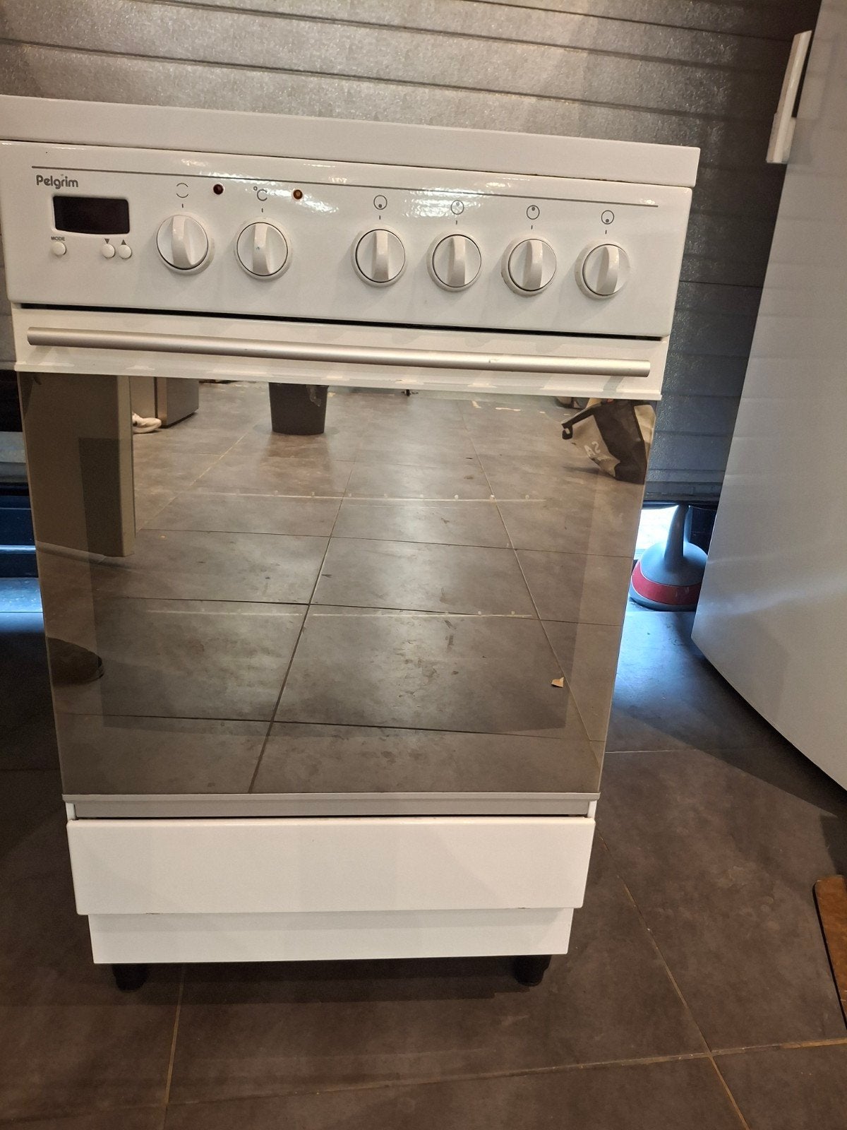 Pelgrim P02 Elektrisch fornuis, Vrijstaand, 85 tot 90 cm, Elektrisch, 4 kookzones