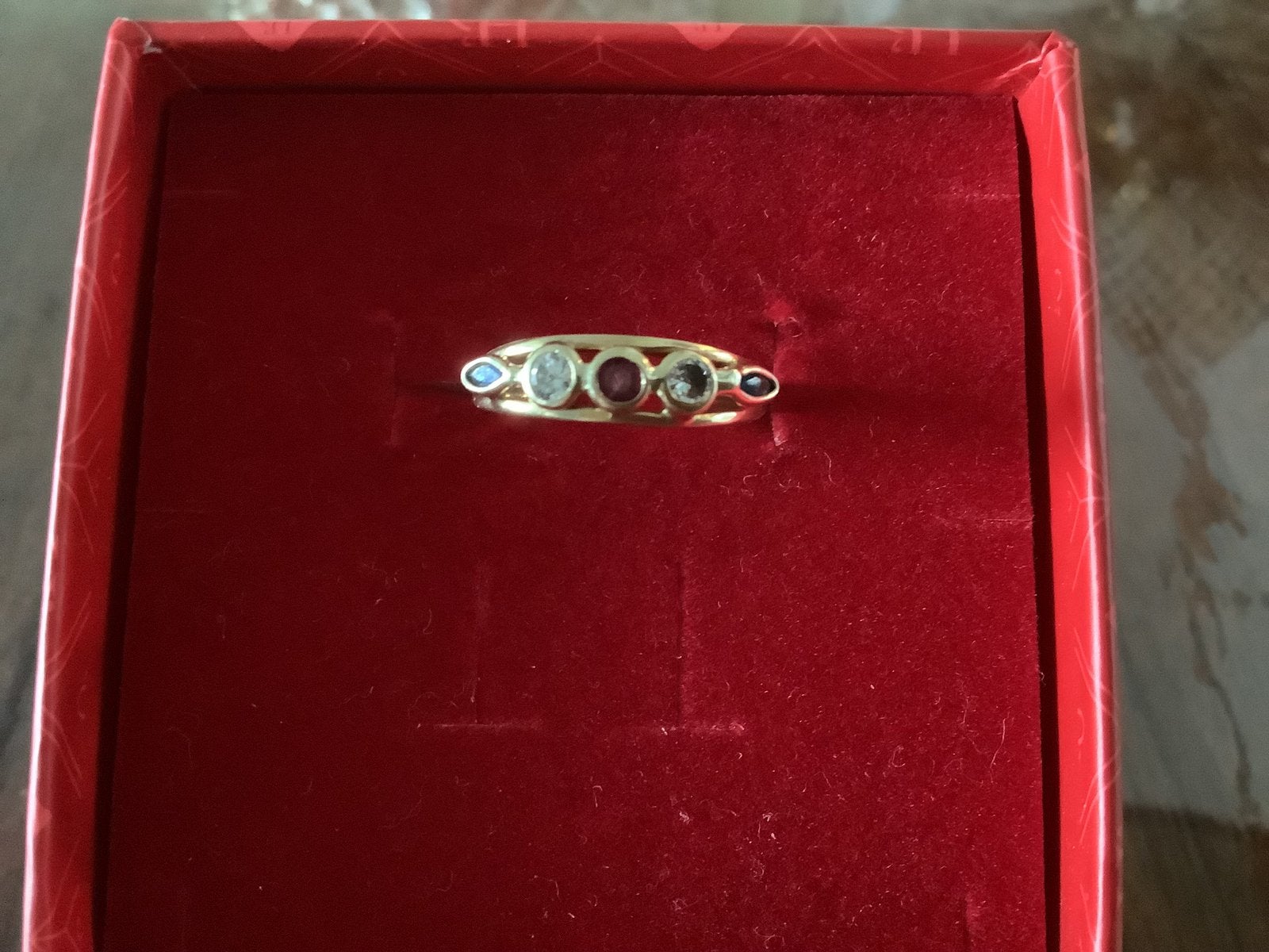 14 kr Gouden Dames ring ,met edelstenen maat 17., Sieraden, Tassen en Uiterlijk, Ringen, Ophalen of Verzenden, Zo goed als nieuw