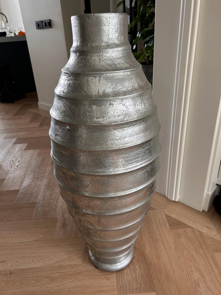 Grote decoratieve vaas, aardewerk met zilver coating, Huis en Inrichting, Woonaccessoires | Vazen, Ophalen, Steen, Overige kleuren
