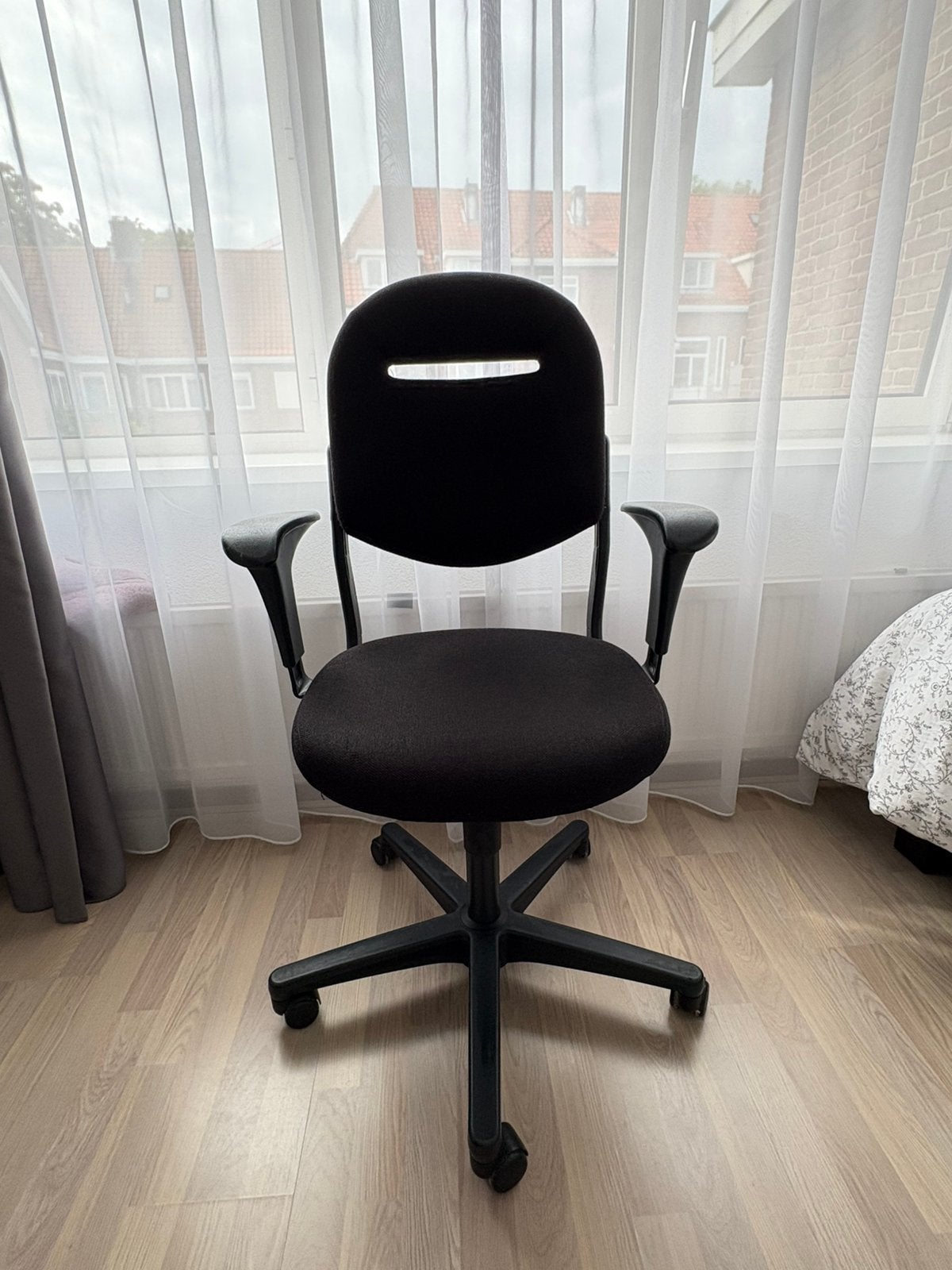 Ahrend bureaustoel zwart, Ophalen, Gebruikt, Zwart, Bureaustoel