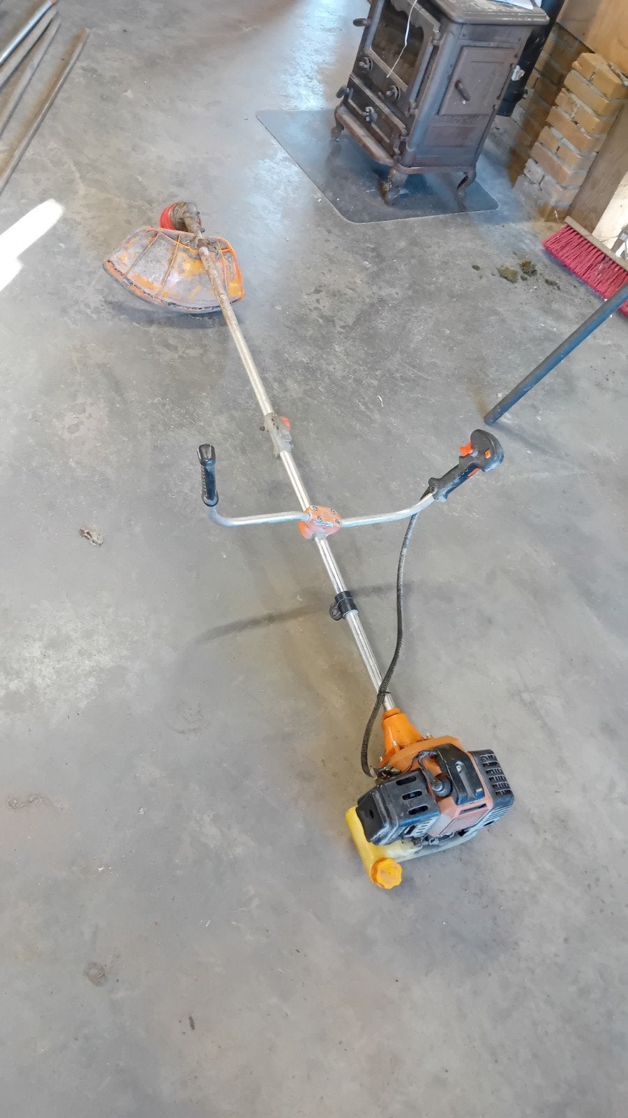 Bosmaaier, rugmaaier. Opknapoer, Ophalen, Gebruikt, Benzine