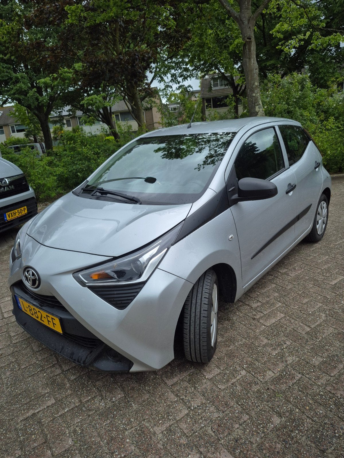 Toyota Aygo 1.0 Vvt-i 72pk 5D 2021 Grijs, Auto's, Toyota, Voorwielaandrijving, Stof, 4 stoelen, Zwart