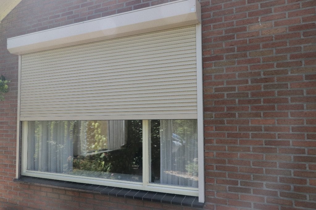 Te koop rolluik, Ophalen, 200 cm of meer, Crème of Beige, Zo goed als nieuw