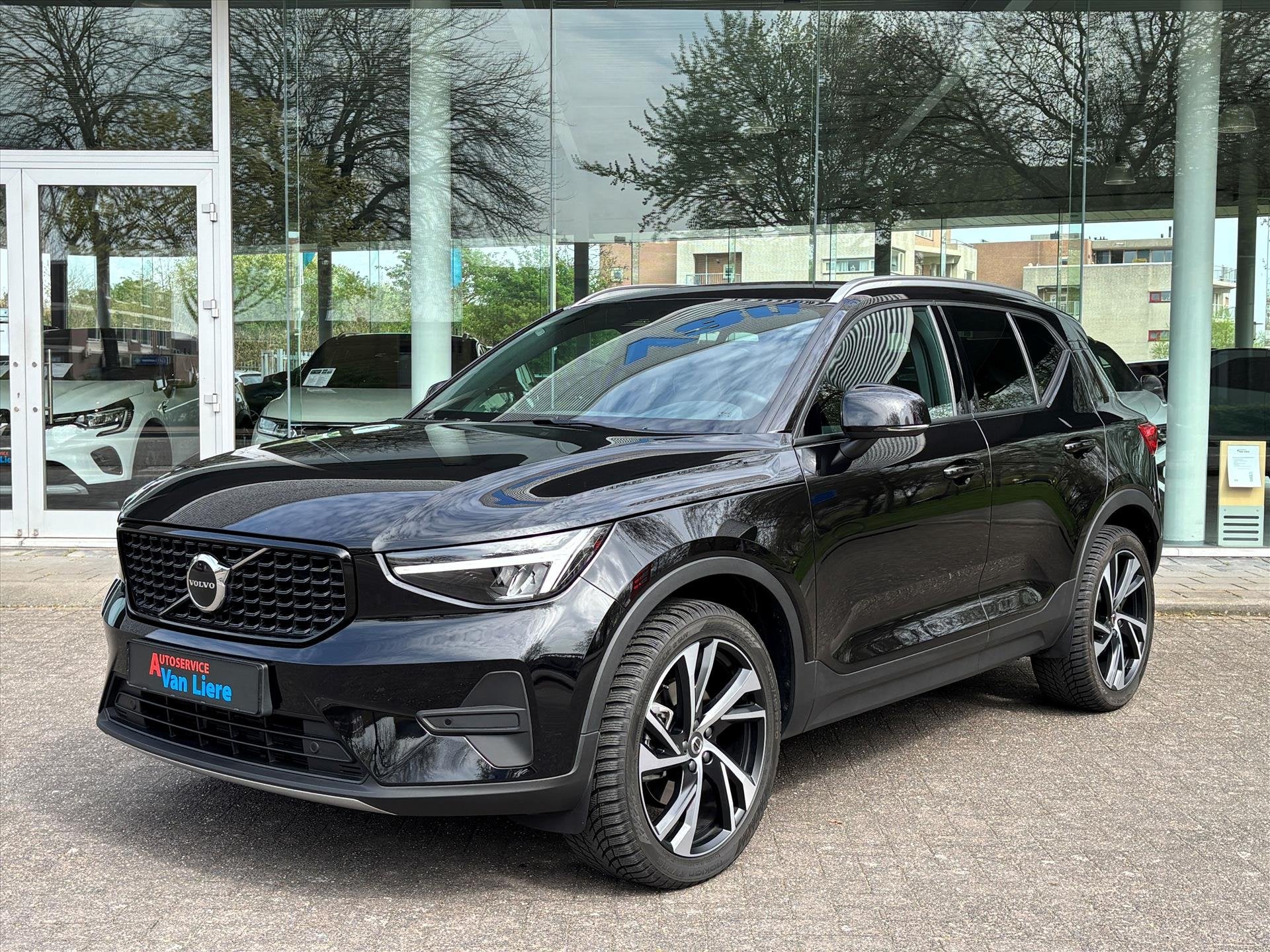 Volvo Xc40 2.0 B4 Core Business| Harman Kardon| Camera|Blis|, Gebruikt, 4 cilinders, Alcantara, Zwart