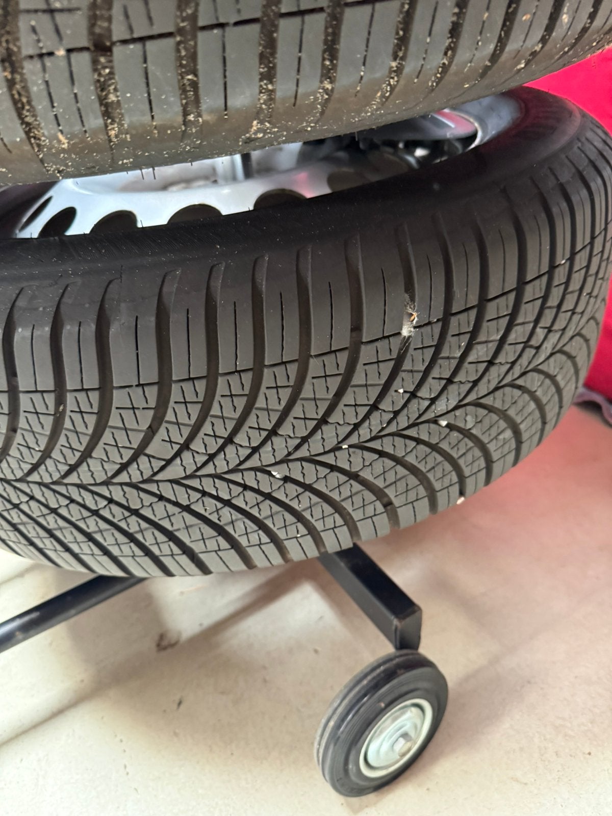 4 Vito wielen met banden. 2 Goodyear banden goed. 2 op, Ophalen, Bestelwagen, Zomerbanden, Band(en)