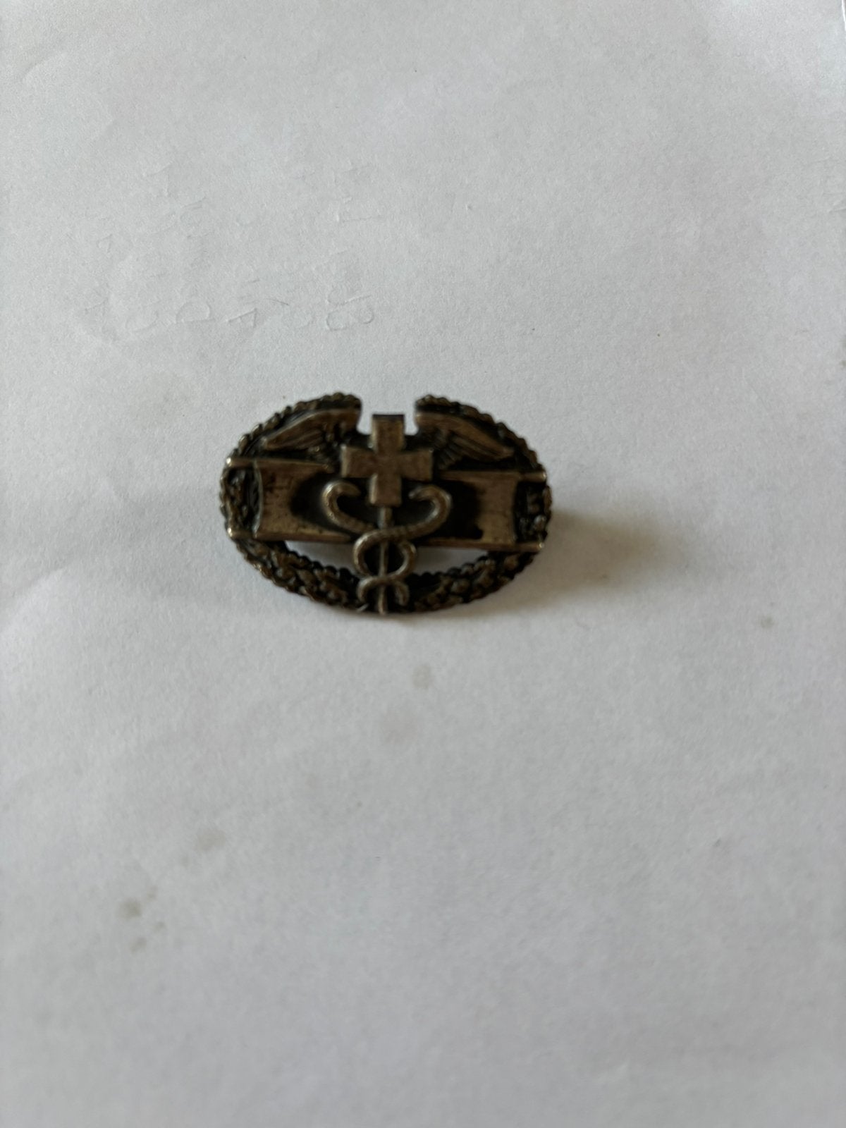 Us ww2 medical combat badge, Verzamelen, Verzenden, Landmacht, Amerika, Embleem of Badge