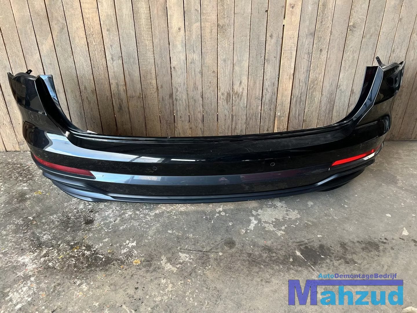 AUDI Q3 F3B Zwart achterbumper 2018+, Gebruikt, AUDI AG, Auto-Union-Strasse 1
85045  Ingolstadt, DE, Bumper