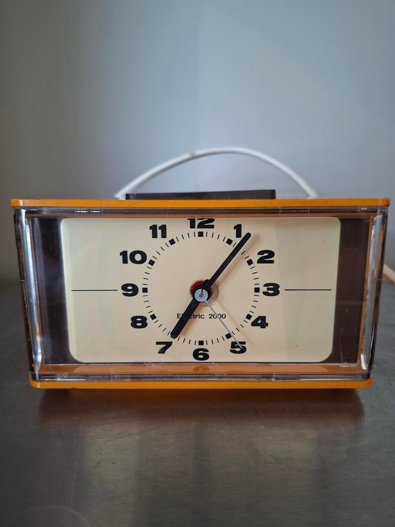 Vintage Electric 2000 Klok Oranje op Stroom, Antiek en Kunst, Antiek | Klokken, Ophalen of Verzenden