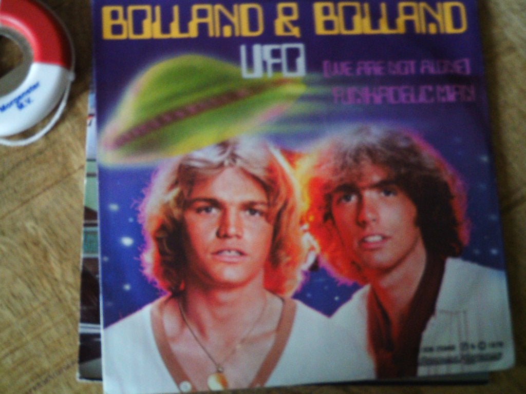 Bolland & Bolland - UFO (We Are Not Alone) Vinyl Single 26s, 7 inch, Ophalen of Verzenden, Zo goed als nieuw, Overige typen