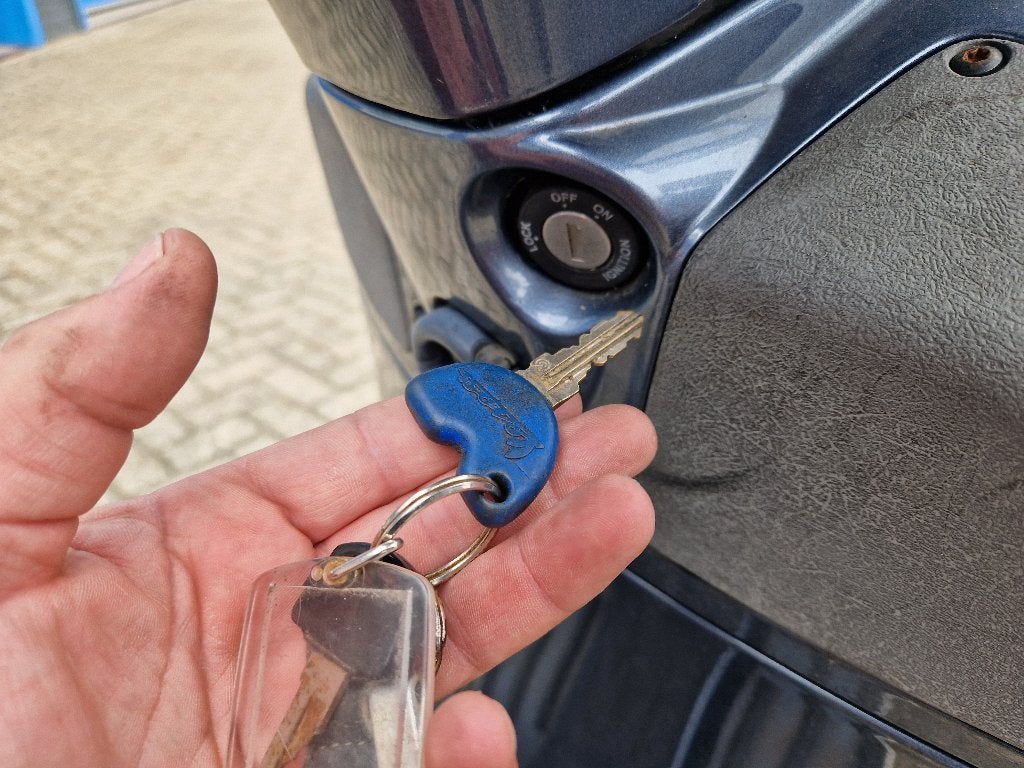 Gasklephuis CM0848057 voor vespa gts 300 ZONDER ABS , no abs, Ophalen, Gebruikt, Vespa