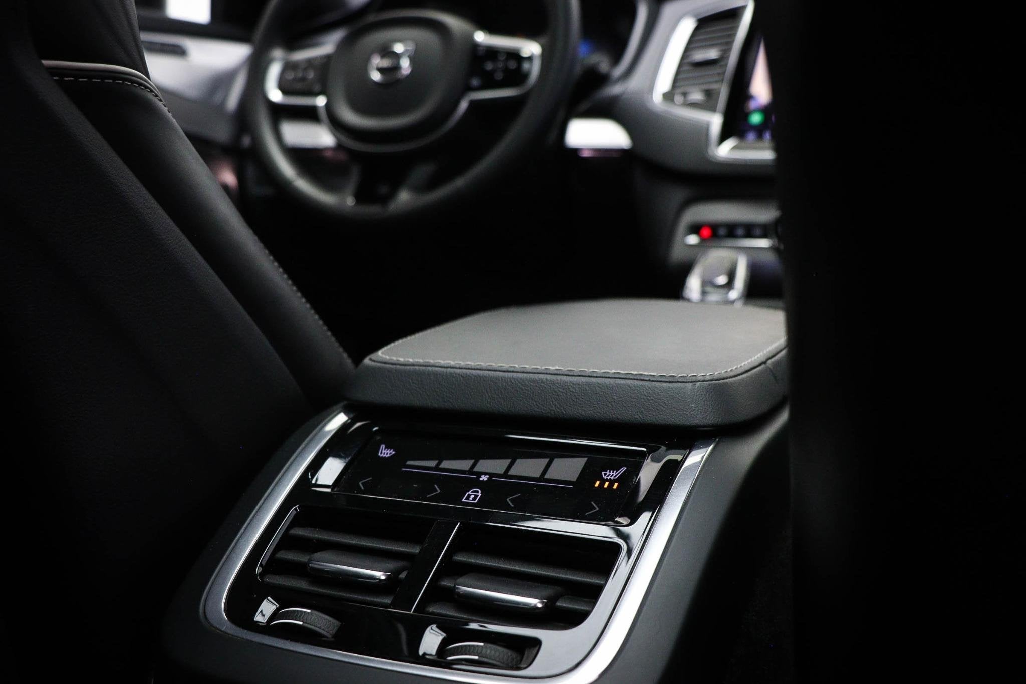 Volvo XC90 2.0 T8 Recharge AWD Ultimate Dark | LEDER PACK |, Gebruikt, 4 cilinders, Vierwielaandrijving, Hybride Elektrisch/Benzine