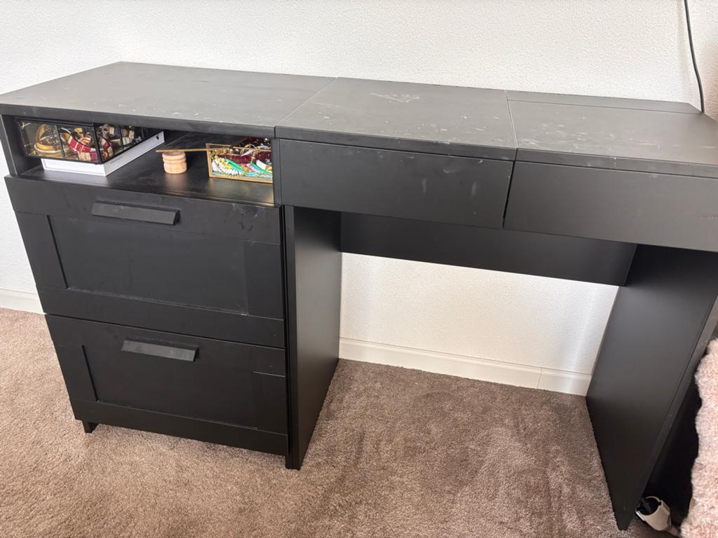 Zwart bureau met lades en opbergruimte, Gebruikt, 100 tot 150 cm, Ophalen of Verzenden, Minder dan 100 cm