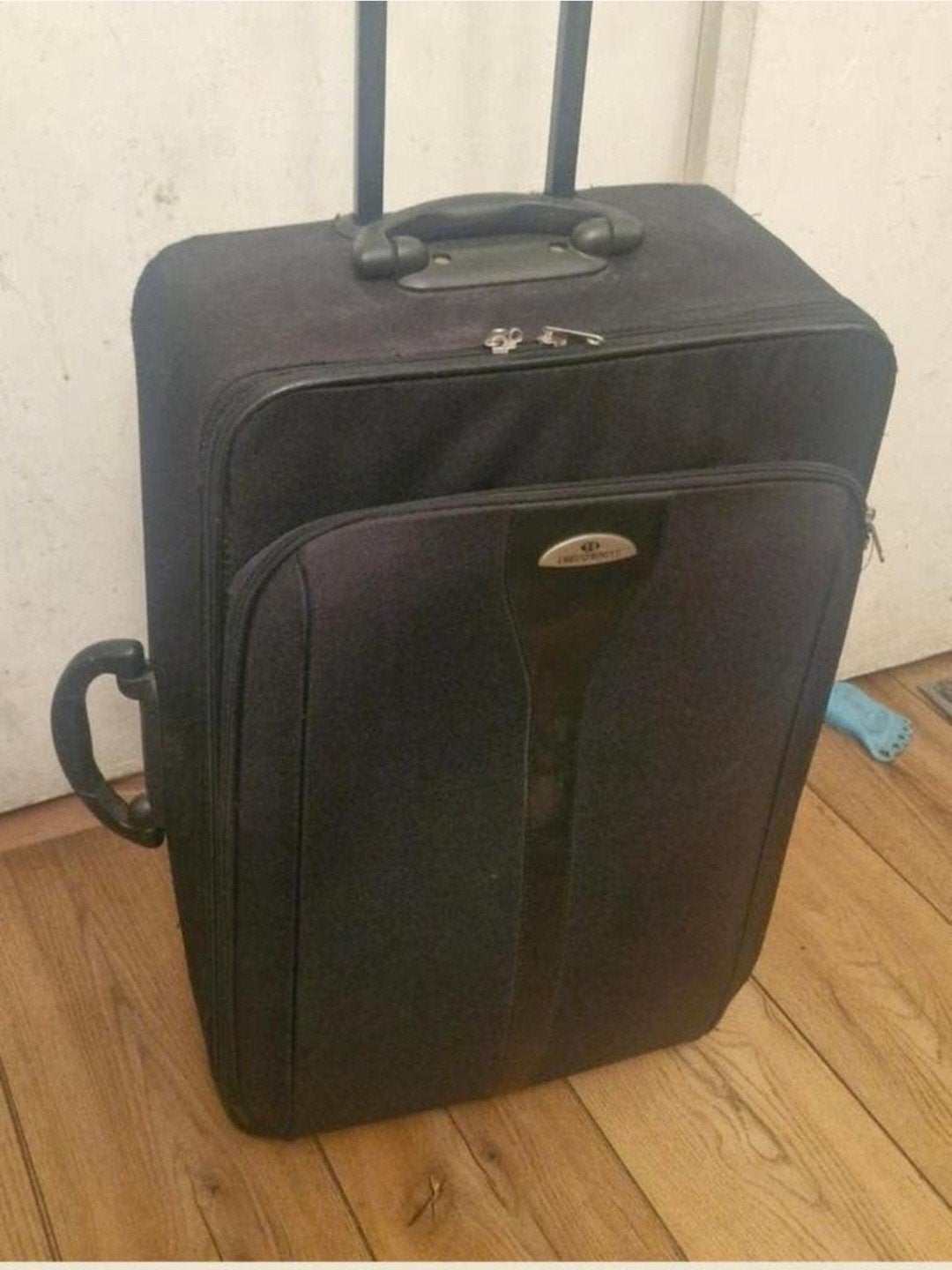 Te koop, reiskoffer/Baggage met 2stevige wielen., Ophalen