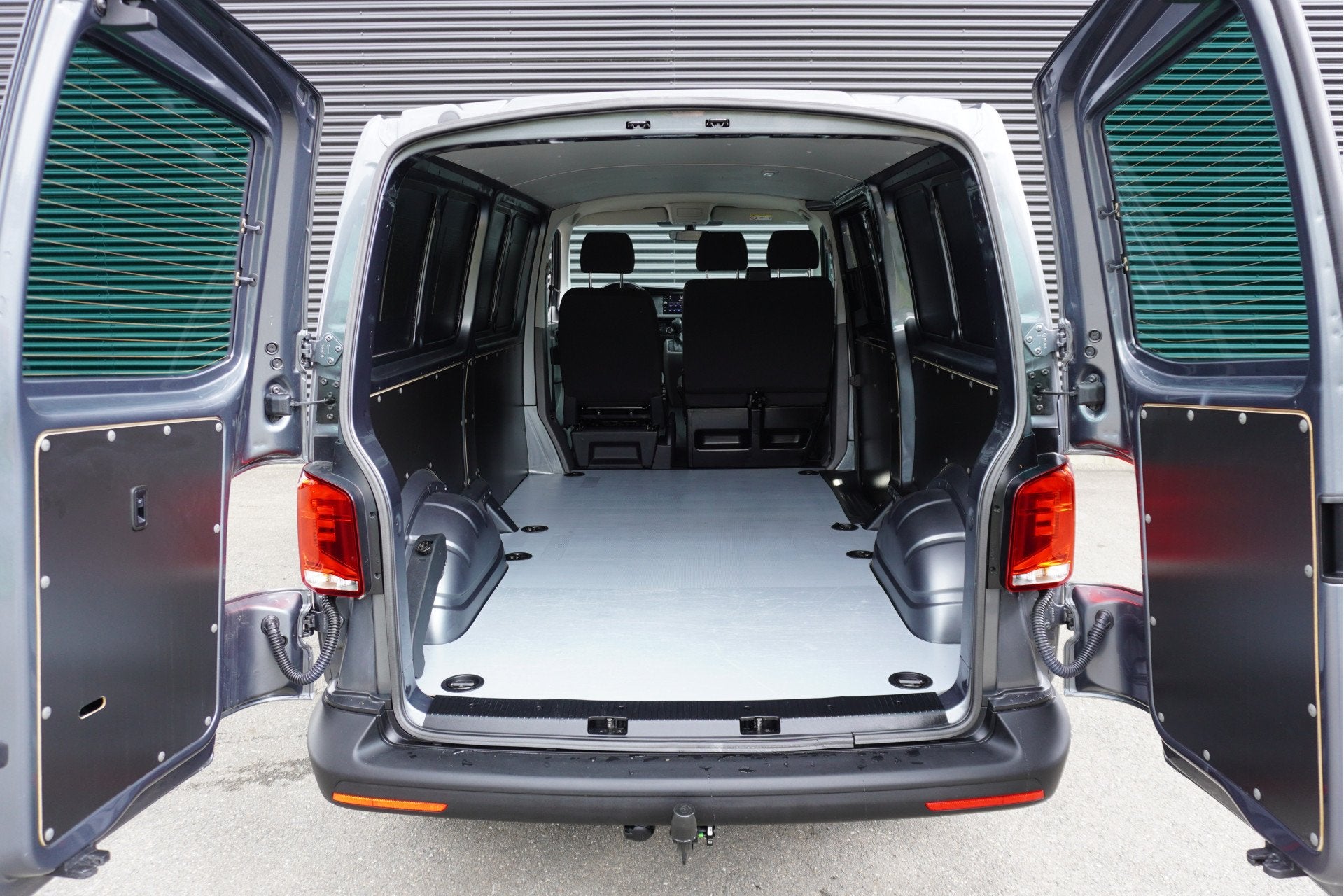 Volkswagen Transporter 150pk Automaat L2H1 Appe Carplay ACC, Auto's, Stof, Gebruikt, 4 cilinders, 150 pk