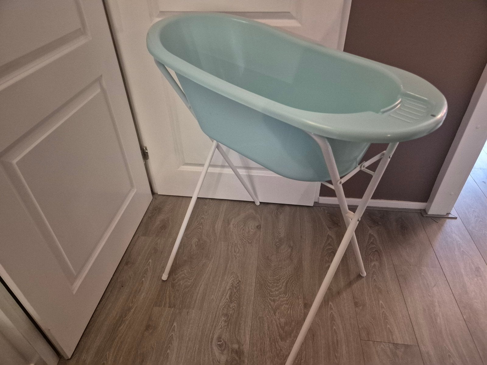 Mintgroen babybadje op standaard, Ophalen, Zo goed als nieuw, Badje, Standaard