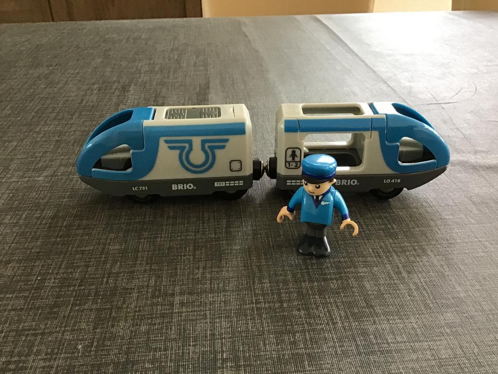 Brio nr 33506 passagierstrein op batterij, Ophalen, Zo goed als nieuw