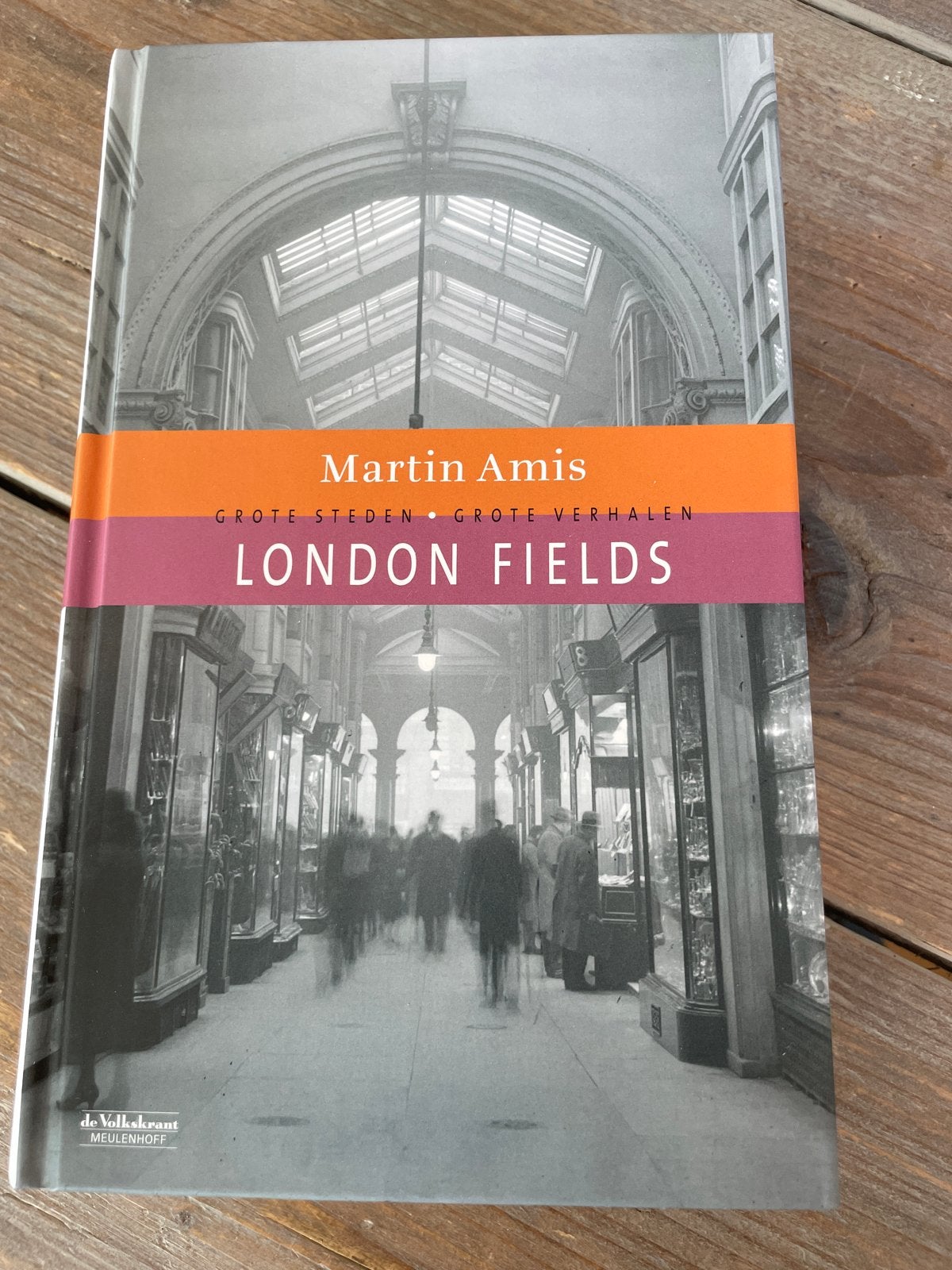 London Fields - Martin Amis (Gebonden), Ophalen of Verzenden, Zo goed als nieuw, Nederland