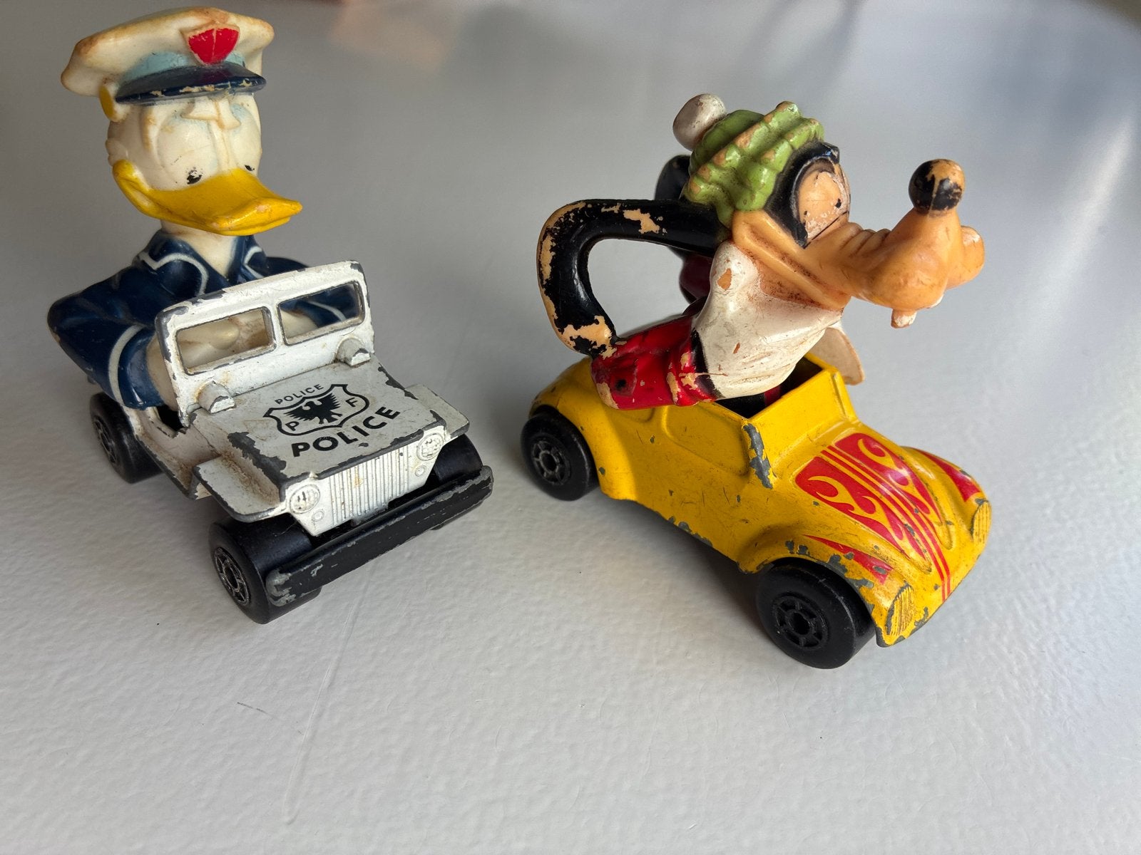 Vintage Matchbox Disney auto's: Donald Duck en Goofy, Ophalen of Verzenden, Gebruikt