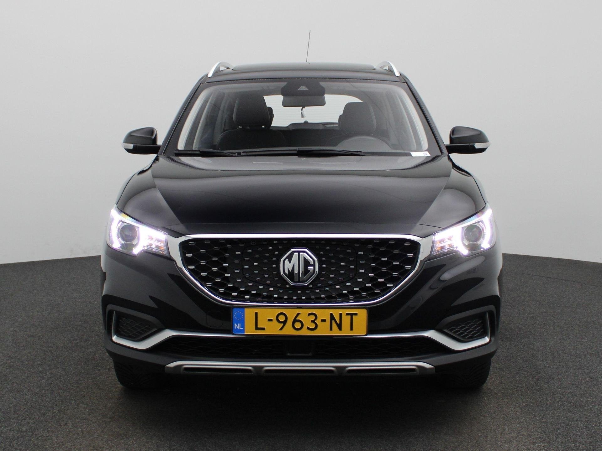 MG MG ZS EV Luxury 45 kWh | Schuifdak | Stoelverwarming | Le, Auto's, Gebruikt, 143 pk, ZS, 1507 kg