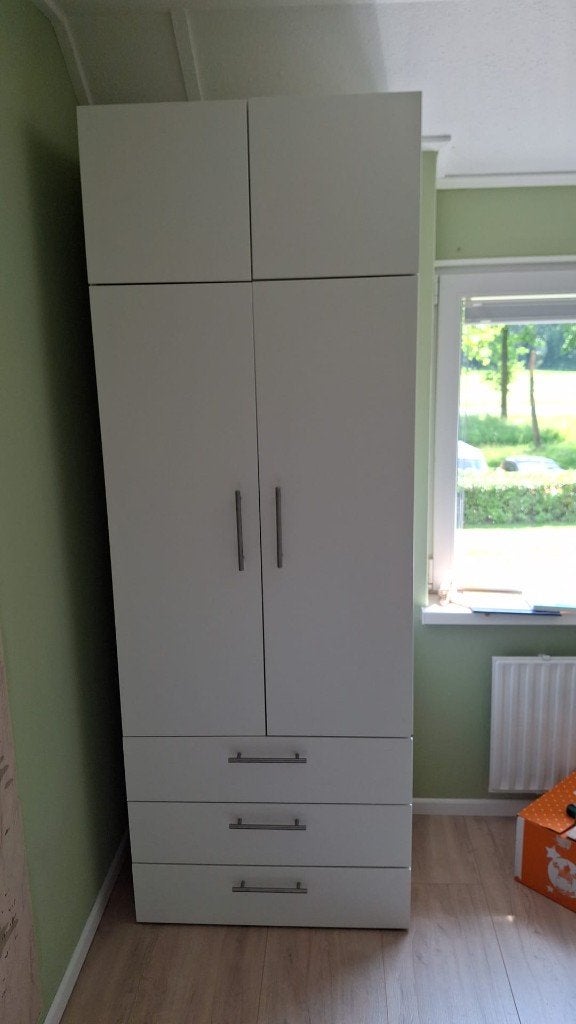 Ikea kast (Gratis), Ophalen, Gebruikt, Met deur(en), 200 cm of meer