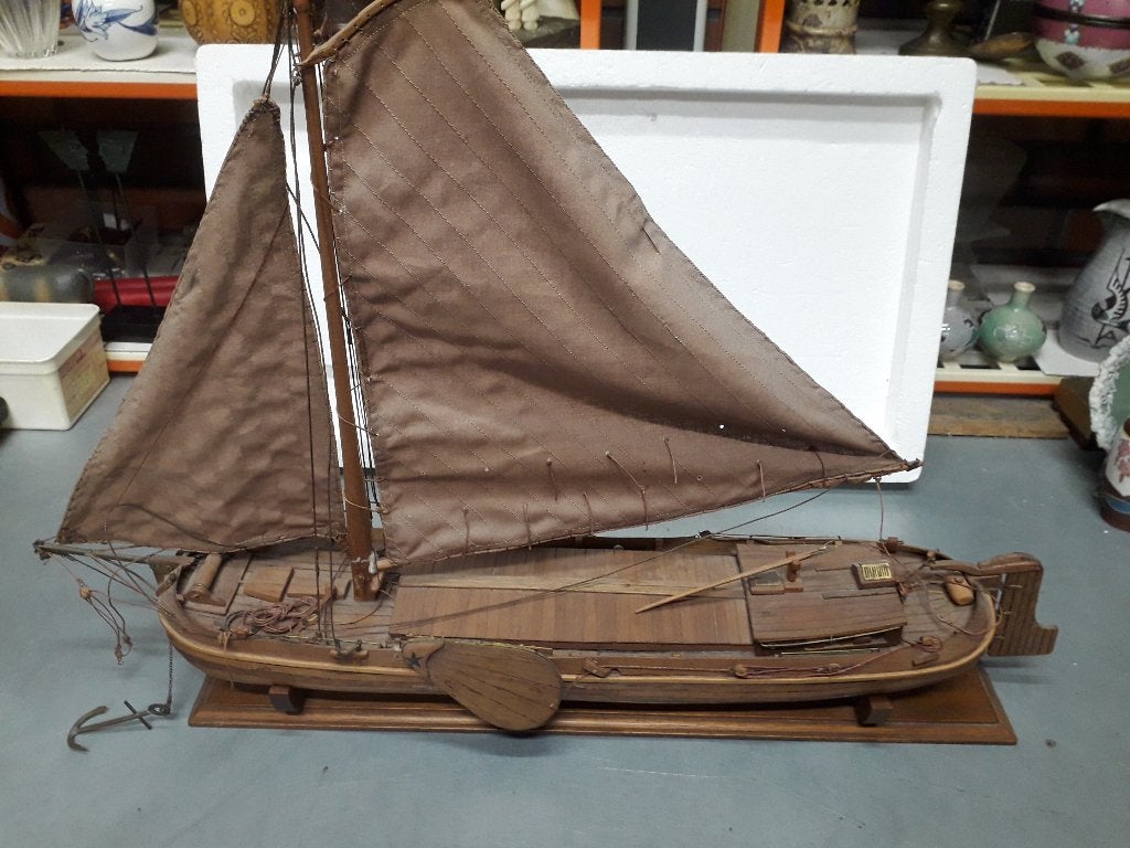 PRACHTIGE GEDETAILLEERDE OUDE HOUTEN MODELBOUW BOOT I.G.ST, Hobby en Vrije tijd, Modelbouw | Boten en Schepen, Ophalen, Gebruikt