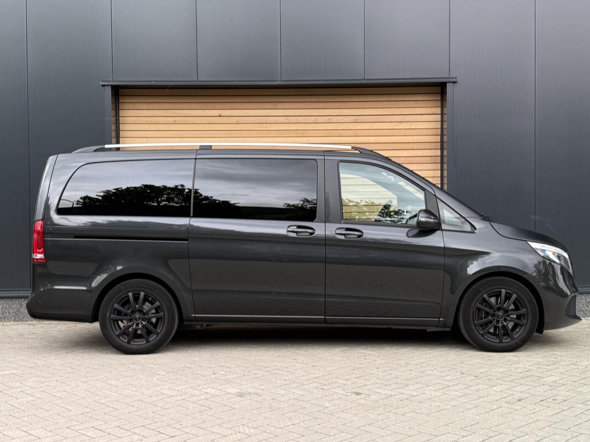 Mercedes-Benz V-klasse 220D Lang Avantgarde Edition TREKHAAK, Auto's, Mercedes-Benz, Automaat, Gebruikt, 2500 kg, 163 pk